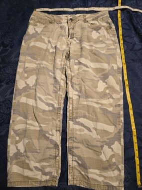 Women’s Beige Camo Capris - Casual Utility Style